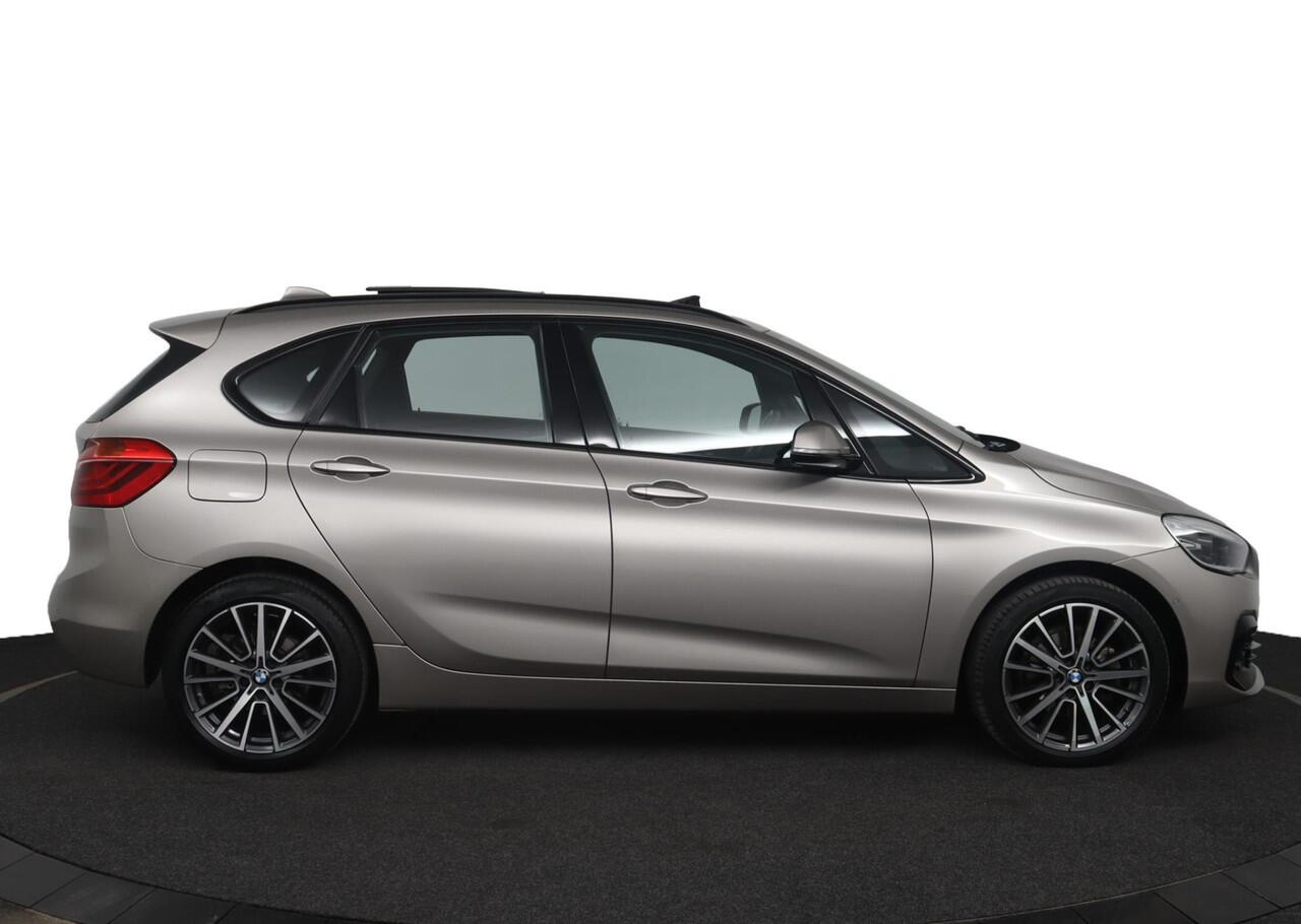 BMW 2-SERIE Active Tourer 218i High Executive |NAP |1e eigenaar | Automaat | Pano | HUD | Stoelverwarming | Camera