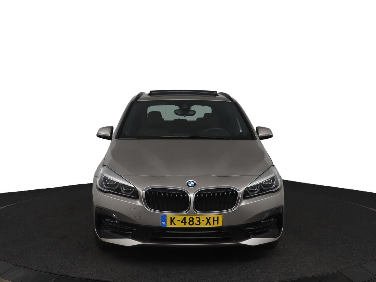BMW 2-SERIE Active Tourer 218i High Executive |NAP |1e eigenaar | Automaat | Pano | HUD | Stoelverwarming | Camera