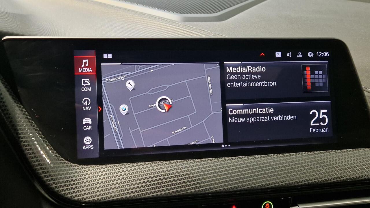 BMW 2-SERIE Gran Coupé 220i High Executive Edition | Panoramadak | Leder | Adaptieve cruise control | Head-Up | Trekhaak |
