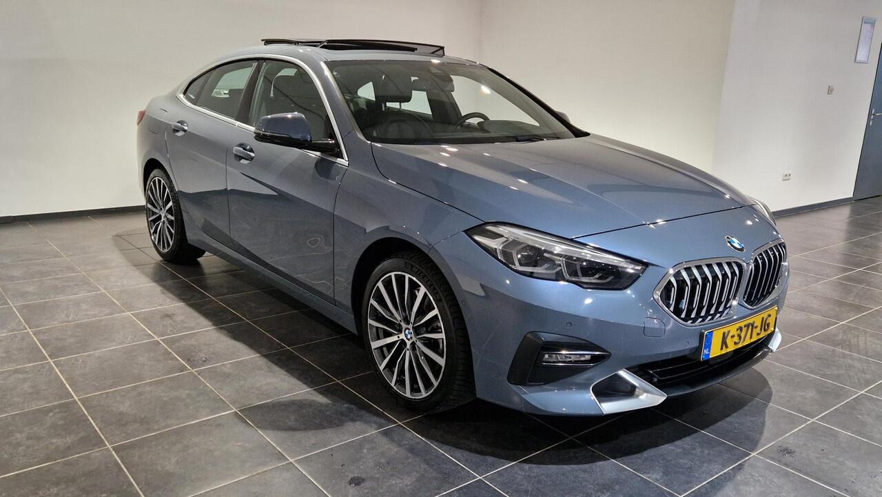 BMW 2-SERIE Gran Coupé 220i High Executive Edition | Panoramadak | Leder | Adaptieve cruise control | Head-Up | Trekhaak |