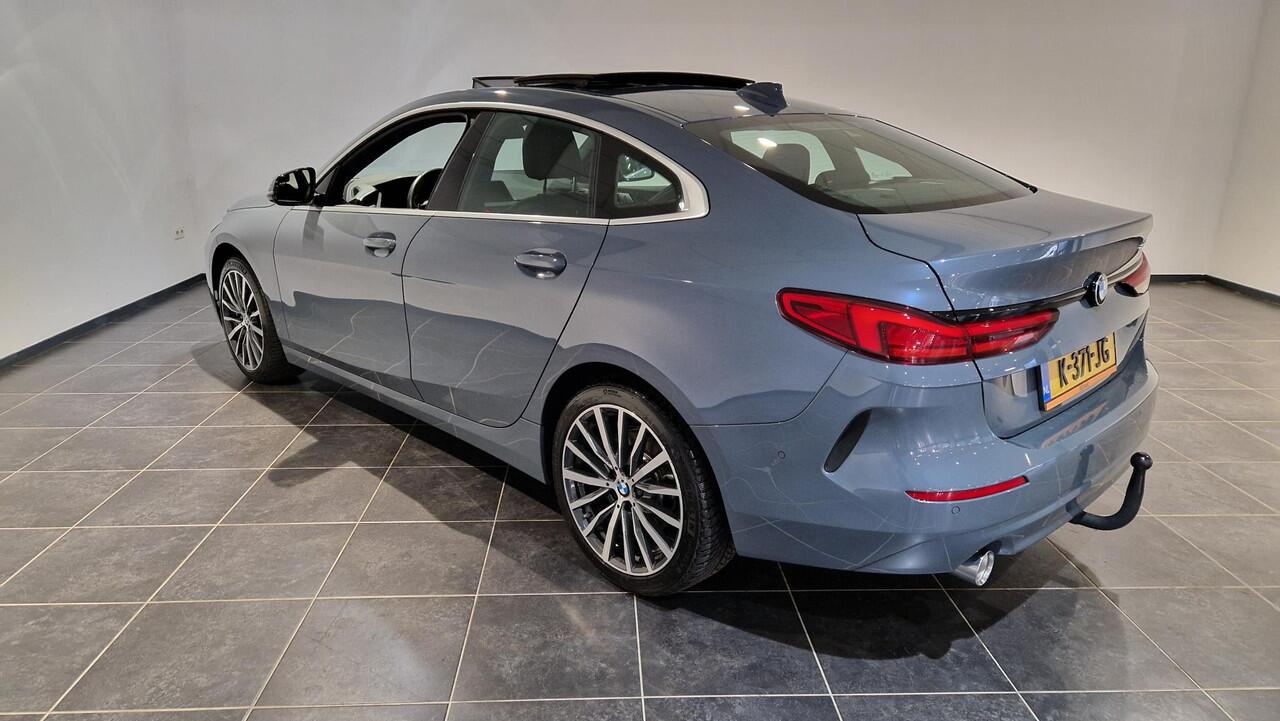 BMW 2-SERIE Gran Coupé 220i High Executive Edition | Panoramadak | Leder | Adaptieve cruise control | Head-Up | Trekhaak |