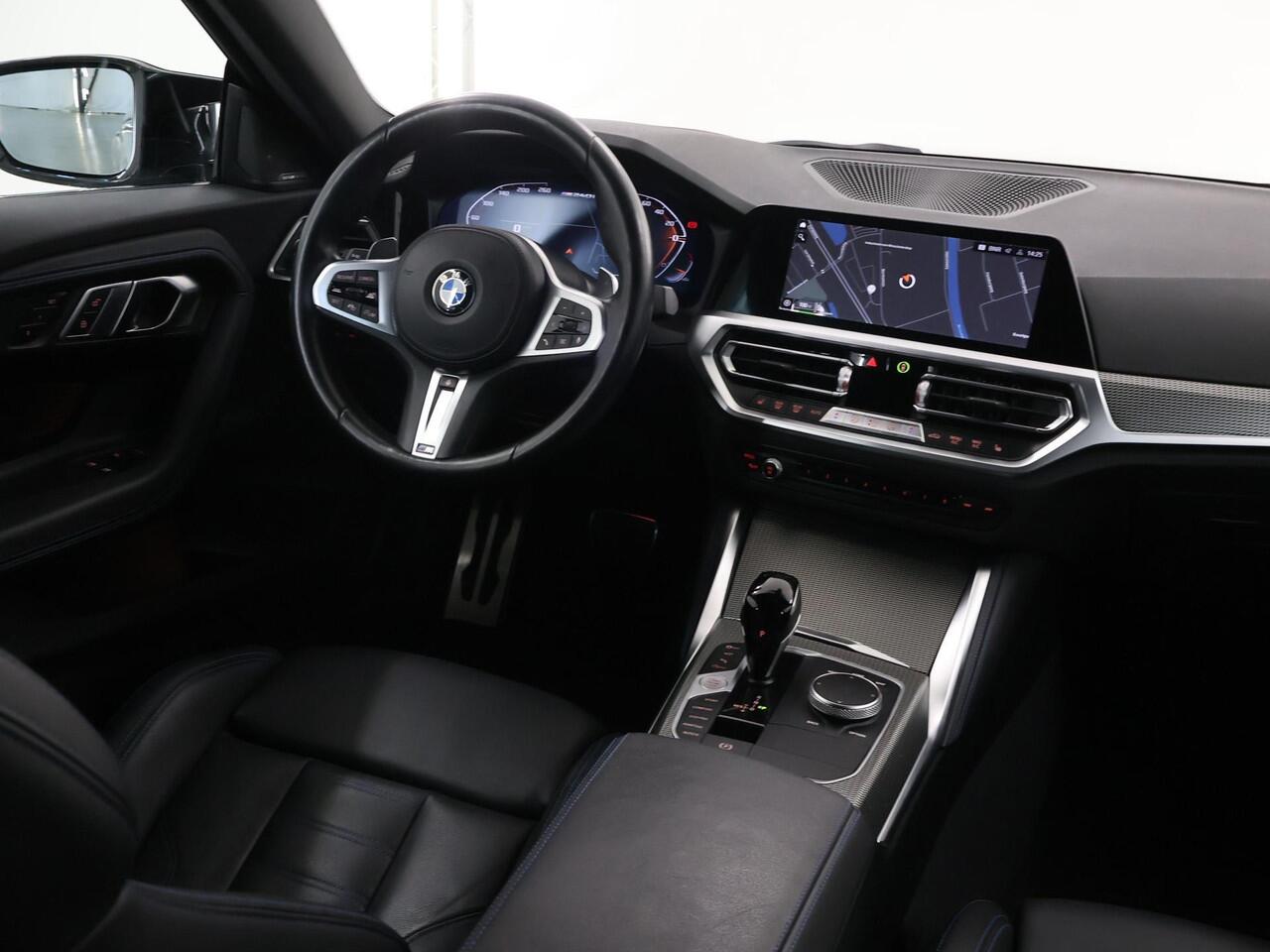 BMW 2-SERIE Coupé M240i xDrive | Harman/Kardon | Schuif/Kanteldak | Stuur/Stoelverwarming | Adaptief Onderstel | Ele.verstelbare stoelen + Geheugen | Adaptieve LED Verlichting | HUD | Sportstoelen | Rijassistent-Systeem | Afneembare Trekhaak |