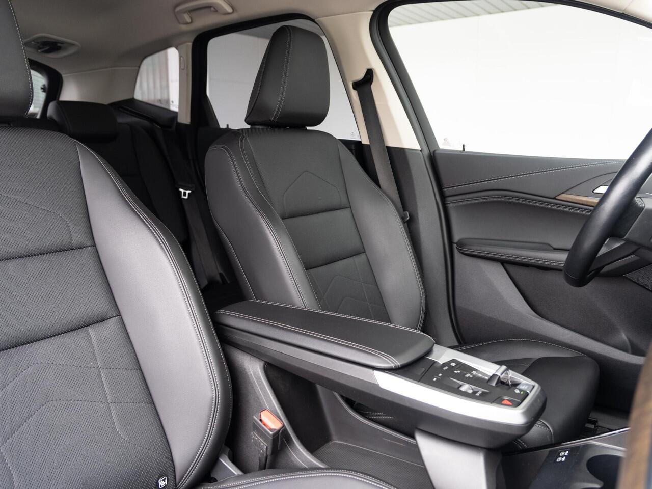 BMW 2-SERIE Active Tourer 218i | Premium Pack | Comfort Pack | Comfort Access | Achteruitrijcamera | Stoelverwarming | Parking Assistant | 17''