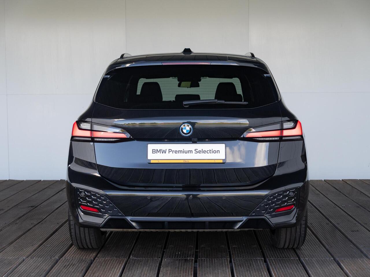 BMW 2-SERIE Active Tourer 225e xDrive | M Sportpakket | Innovation Pack | Comfort Access | Panoramadak | Isofix | Head-Up Display | Harman-Kardon | 19''