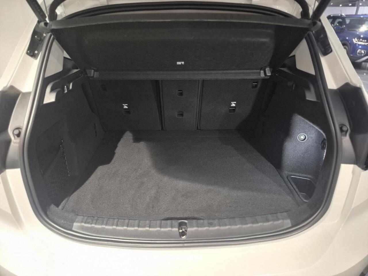 BMW 2-SERIE Active Tourer 218i | Wegklapbare trekhaak | Harman/ Kardon Audio