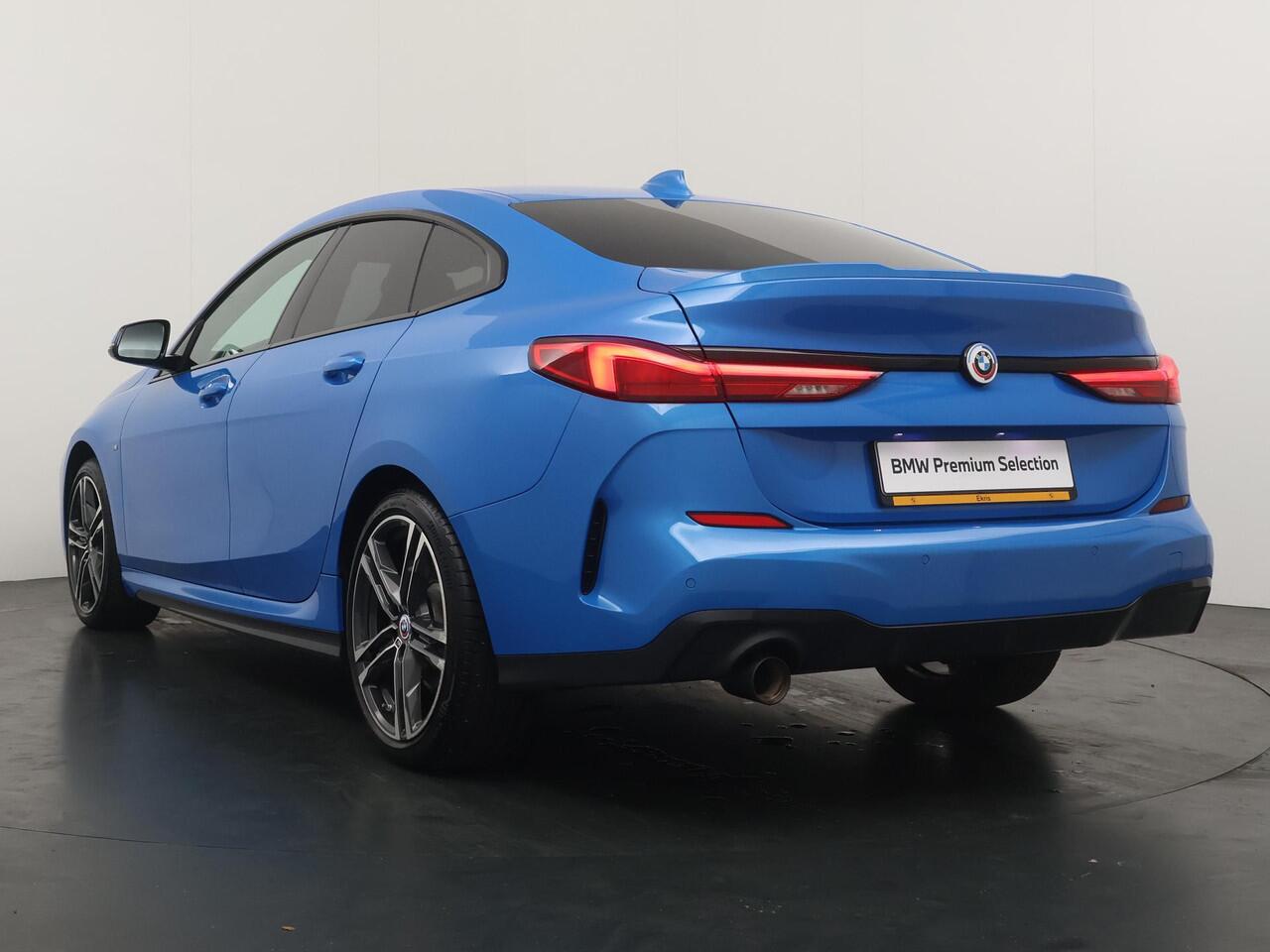 BMW 2-SERIE Gran Coupé 218i Business Edition | M Sportstoelen Alcantara | Trekhaak | HiFi Systeem | Parkeersensoren | Climate Control |