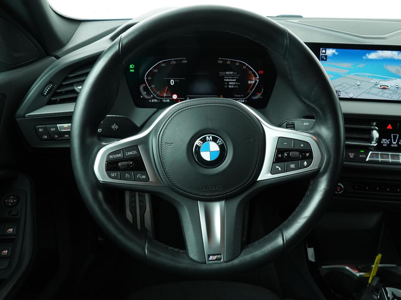 BMW 2-SERIE Gran Coupé 218i Business Edition | M Sportstoelen Alcantara | Trekhaak | HiFi Systeem | Parkeersensoren | Climate Control |