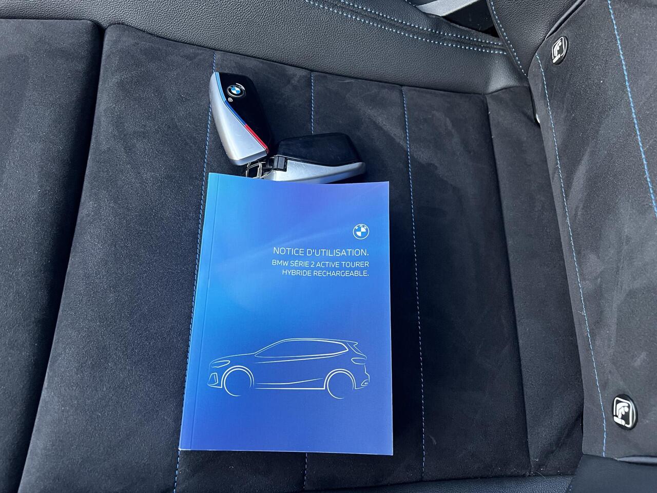 BMW 2-SERIE Active Tourer 225e xDrive M-Sport PHEV Automaat / Goed onderhouden / Navigatie / Camera / Apple Carplay Android / M Sportstoelen en stuur / Schakel-flippers /18" LM wielen /