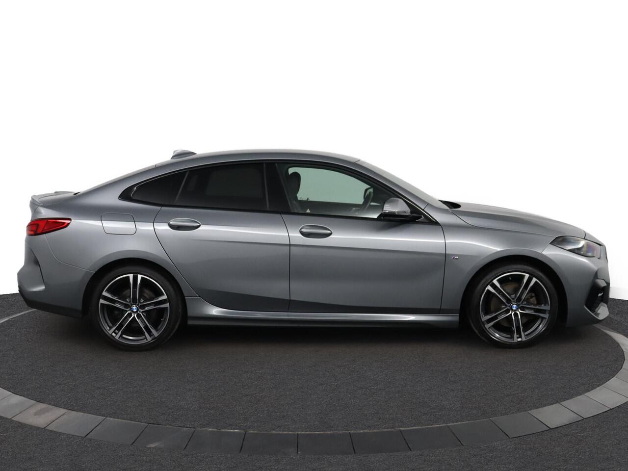 BMW 2-SERIE Gran Coupé 218i Business Edition | M-Sportpakket | HiFi | Adaptieve LED koplampen | M Koplampen Shadow Line