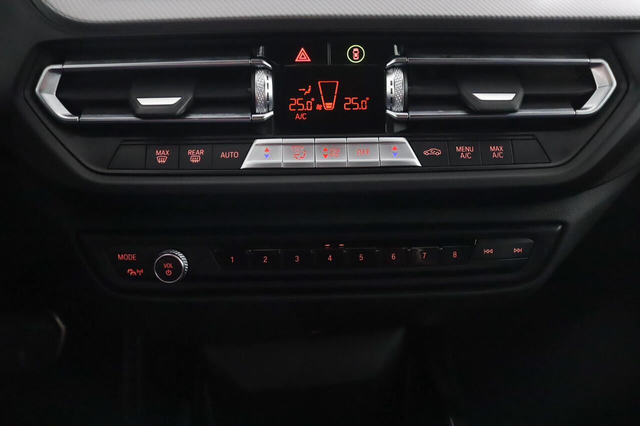 BMW 2-SERIE Gran Coupé 218i Business Edition | M-Sportpakket | HiFi | Adaptieve LED koplampen | M Koplampen Shadow Line