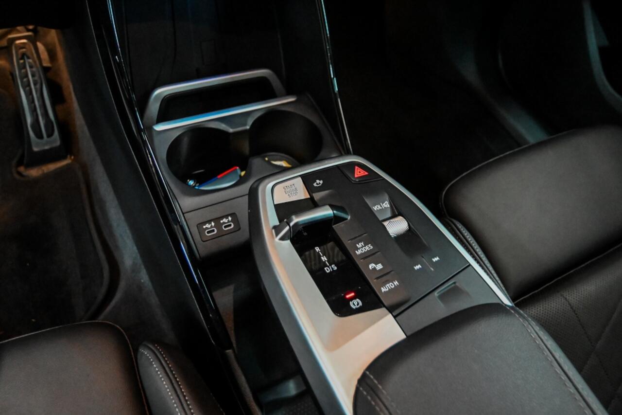 BMW 2-SERIE Active Tourer 225e xDrive | HUD | PANO | HARMAN KARDON | STOELVERWARMING | MAS