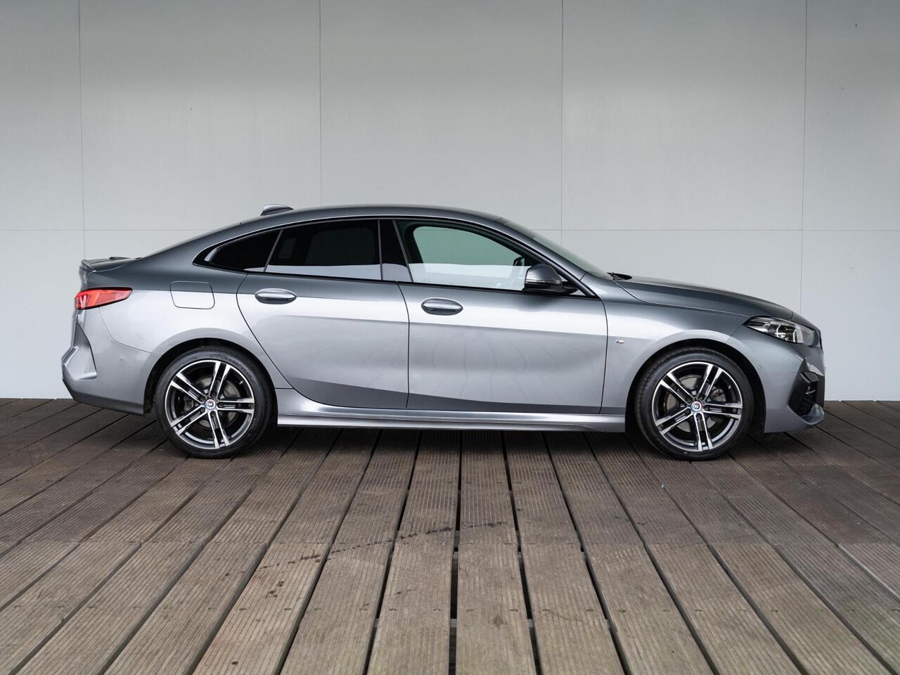 BMW 2-SERIE Gran Coupé 218i | Executive | M Sport | Cruise Control | Achteruitrijcamera | Sportstoelen | PDC | 18''