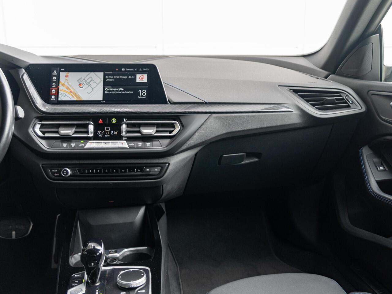 BMW 2-SERIE Gran Coupé 218i | Executive | M Sport | Cruise Control | Achteruitrijcamera | Sportstoelen | PDC | 18''