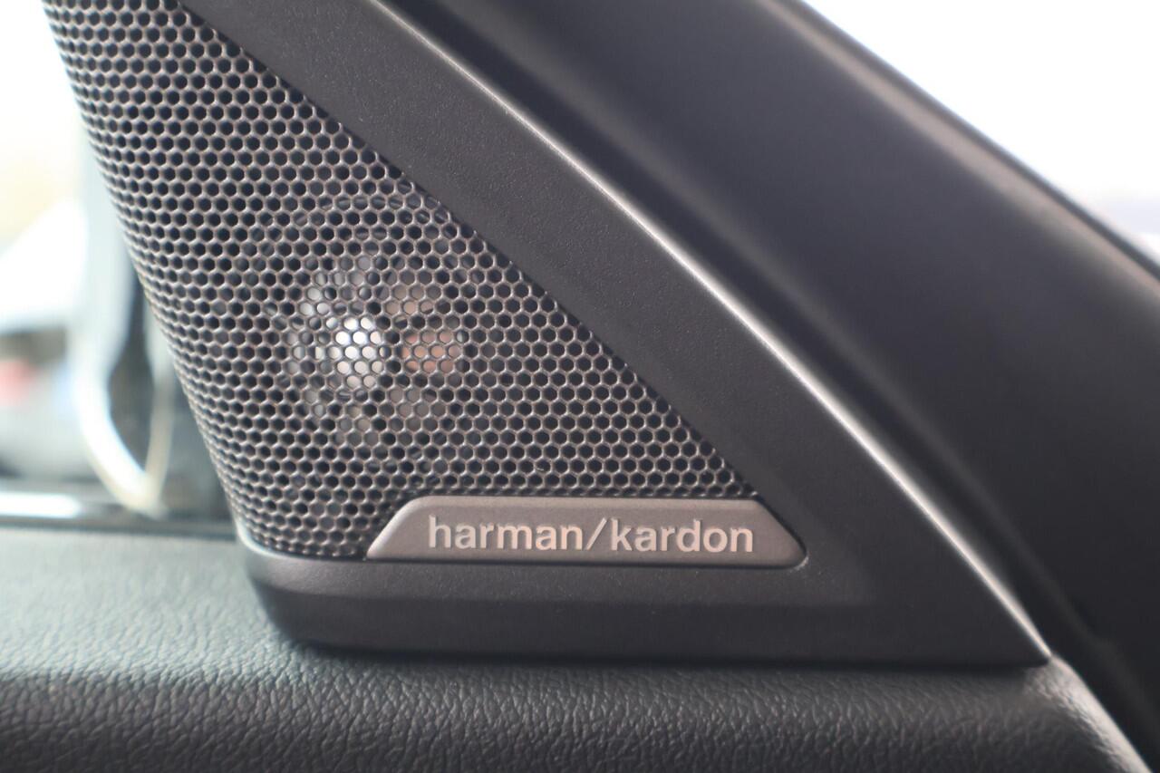 BMW 2-SERIE Coupé 220i High Executive | M Sport | Harman Kardon | Stuurwiel Verwarmd | Parking Pack