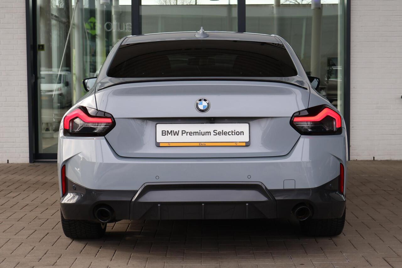 BMW 2-SERIE Coupé 220i High Executive | M Sport | Harman Kardon | Stuurwiel Verwarmd | Parking Pack