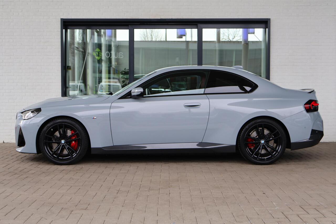 BMW 2-SERIE Coupé 220i High Executive | M Sport | Harman Kardon | Stuurwiel Verwarmd | Parking Pack