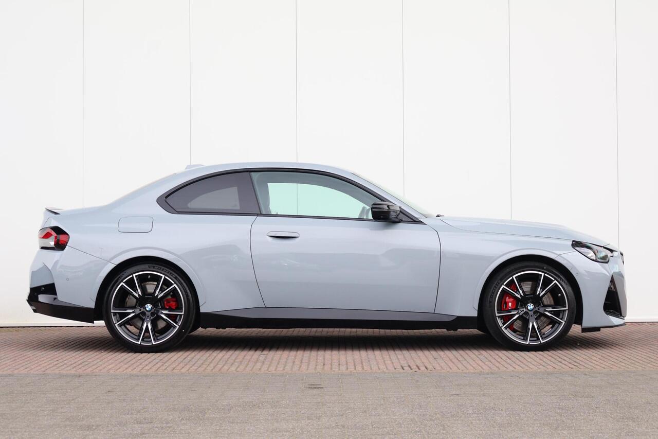 BMW 2-SERIE Coupé M240i xDrive Coupé / M-Sportpakket Pro / Comfort Access / Parking Assistent Plus / Stoelverwarming / Stuurwiel verwarming / 19'' LM /