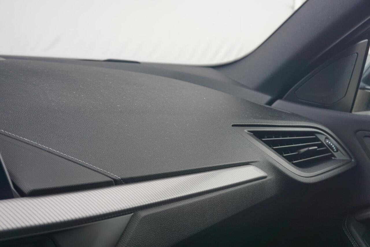 BMW 2-SERIE Gran Coupé 218i M Sport | Schuif-kanteldak / HIFI / Sportstoelen / 18 Inch