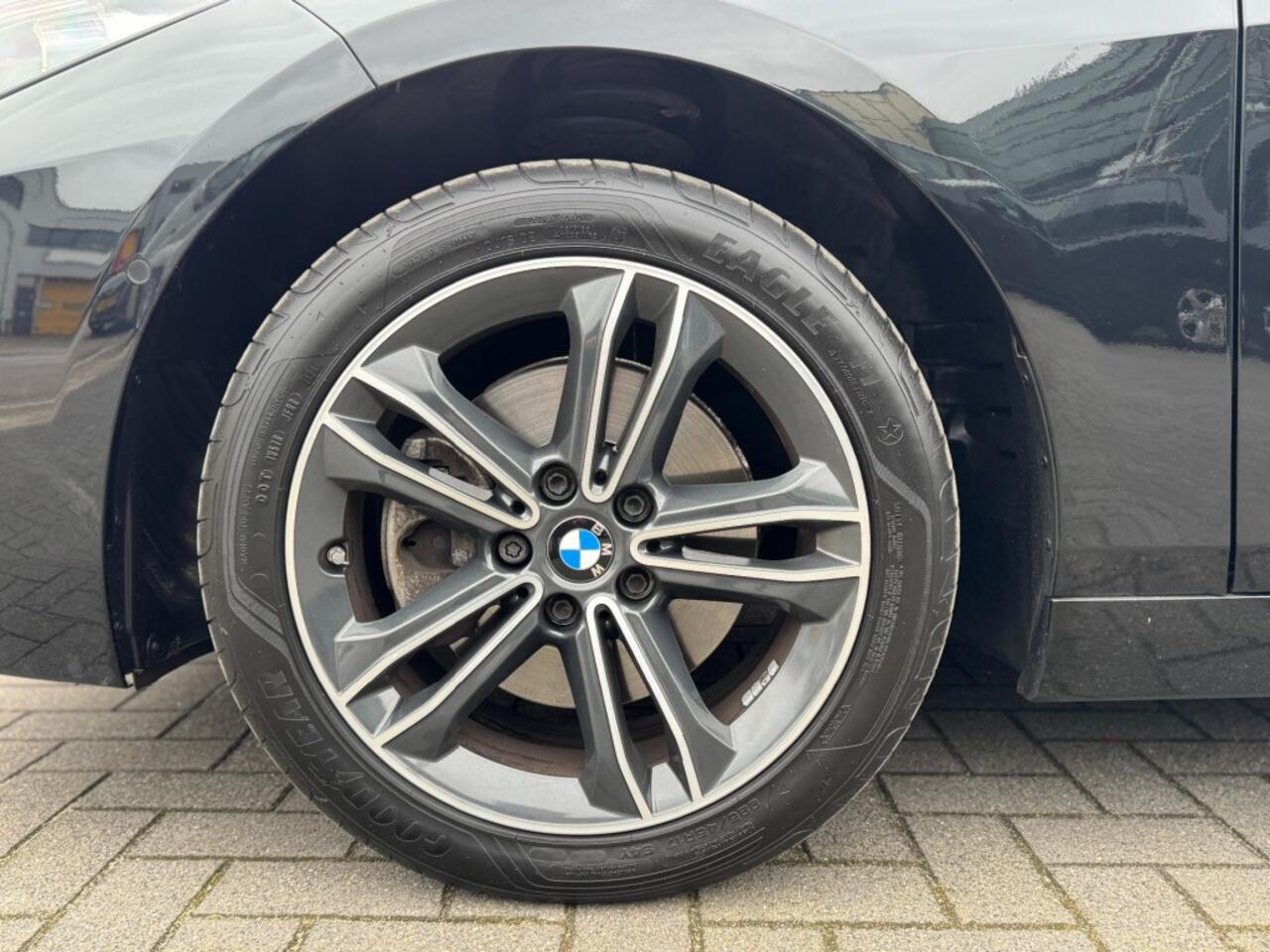 BMW 2-SERIE 218i Gran CoupÃ© Business Plus I Sport line I Leer I Carplay I LED
