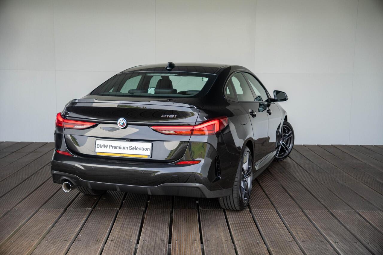 BMW 2-SERIE Gran Coupé 218i Model M Sport / 50 Jahre Uitvoering / Sportstoelen voor / Elektrisch verwarmde voorstoelen / HiFi audio / Parking Assistant