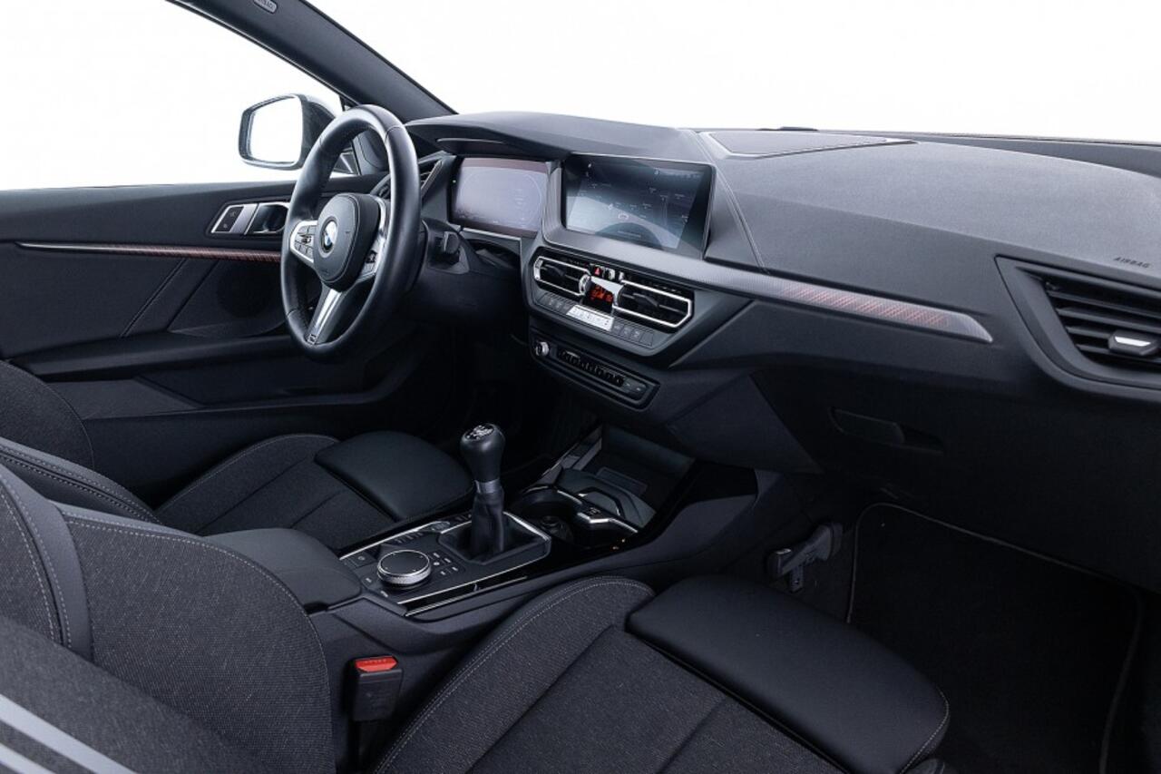 BMW 2-SERIE 218 Gran Coupé i | Full LED | Sportstoelen | NAVI | PDC