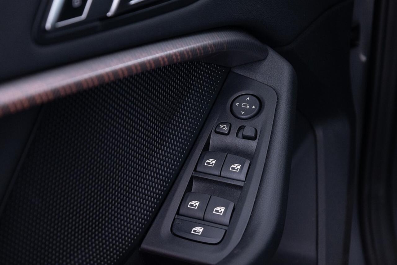 BMW 2-SERIE 218 Gran Coupé i | Full LED | Sportstoelen | NAVI | PDC