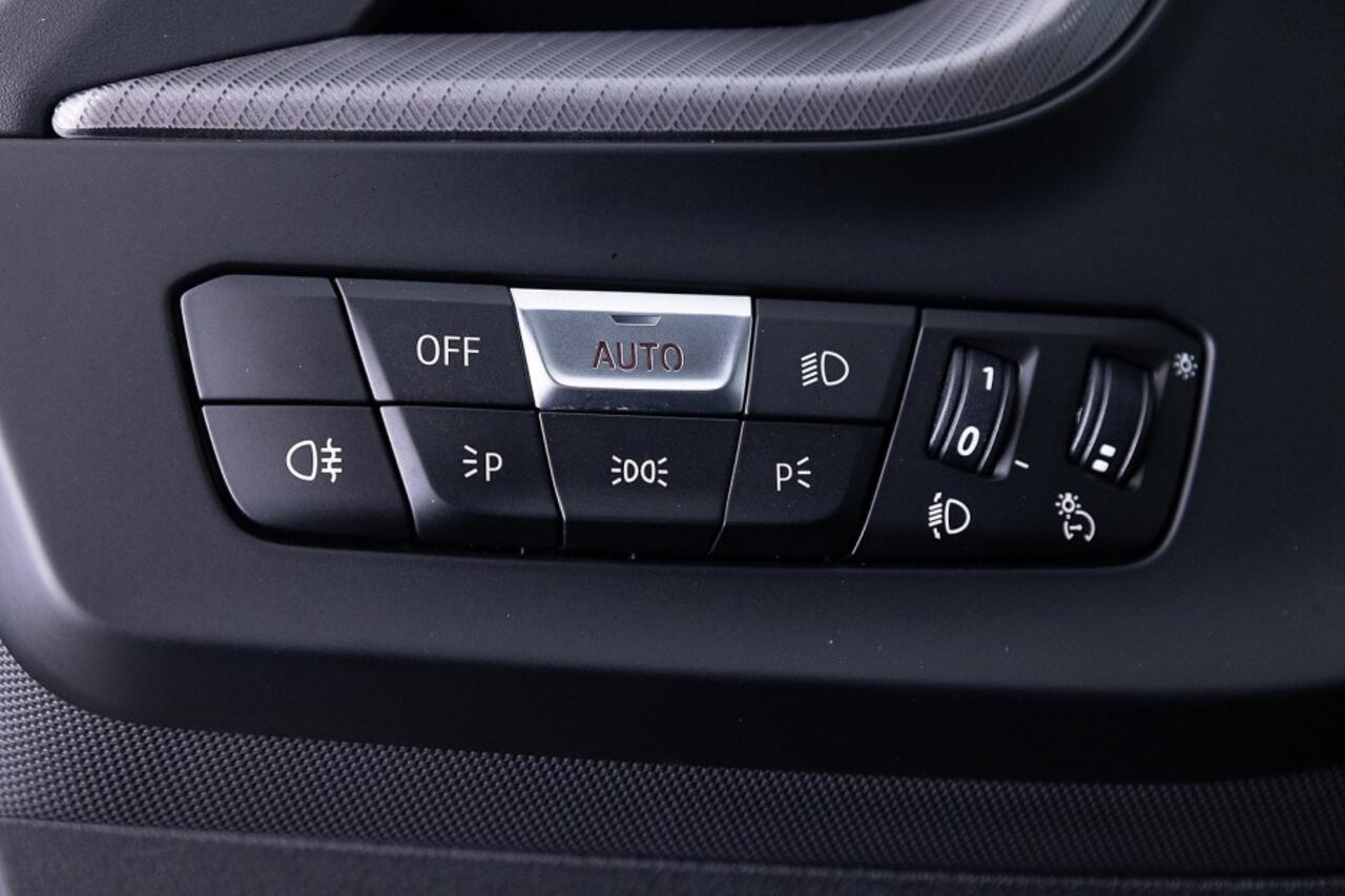 BMW 2-SERIE 218 Gran Coupé i | Full LED | Sportstoelen | NAVI | PDC