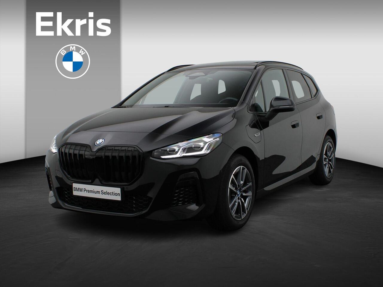 BMW 2-SERIE Active Tourer 225e xDrive M Sportpakket | Premium Pack | Travel Pack | Achteruitrijcamera | Panoramadak | 17"