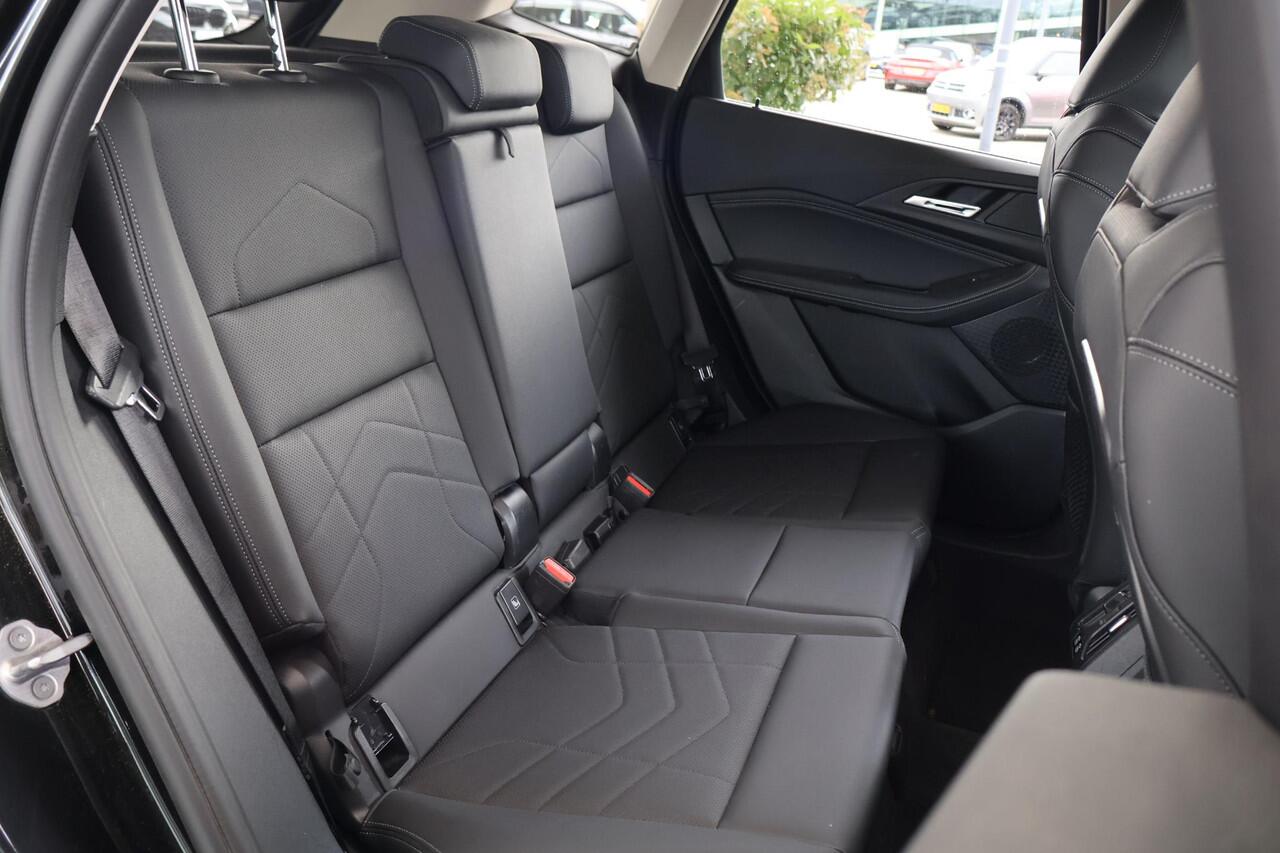 BMW 2-SERIE Active Tourer 223i Premium Pack | Luxury Line | Voorstoelen Verwarmd