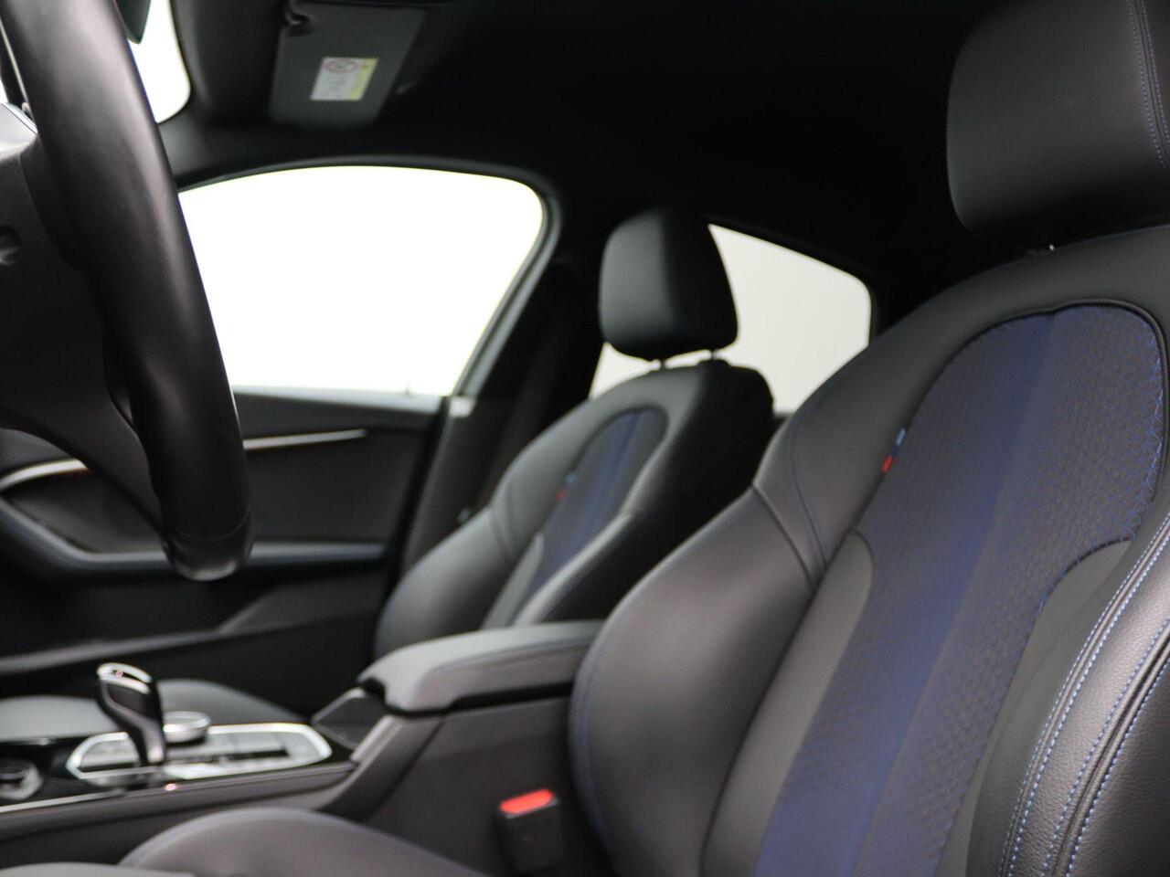 BMW 2-SERIE Gran Coupé 218i M Sportpakket | BMW Live Cockpit Professional | Sportstoelen | 18"