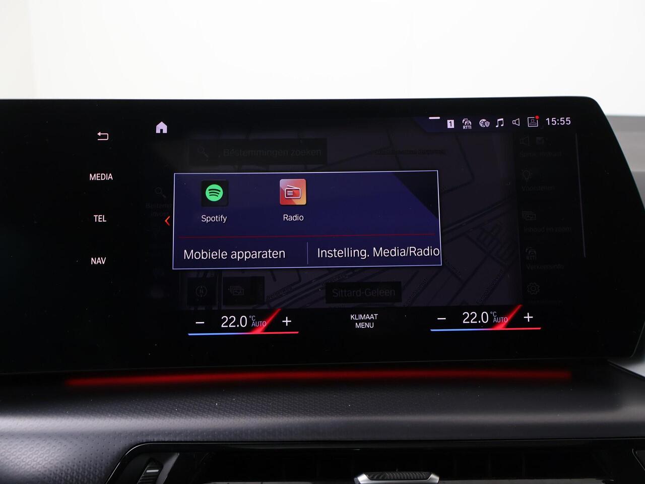 BMW 2-SERIE Active Tourer 218i | Automaat | Panoramadak | Achteruitrijcamera | Apple Carplay - Androidauto |