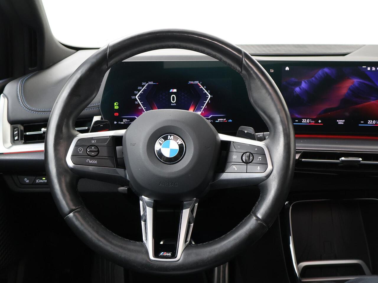 BMW 2-SERIE Active Tourer 218i | Automaat | Panoramadak | Achteruitrijcamera | Apple Carplay - Androidauto |