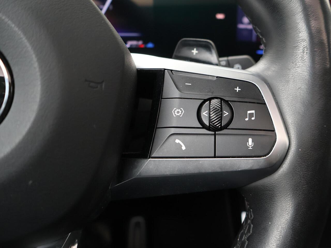 BMW 2-SERIE Active Tourer 218i | Automaat | Panoramadak | Achteruitrijcamera | Apple Carplay - Androidauto |