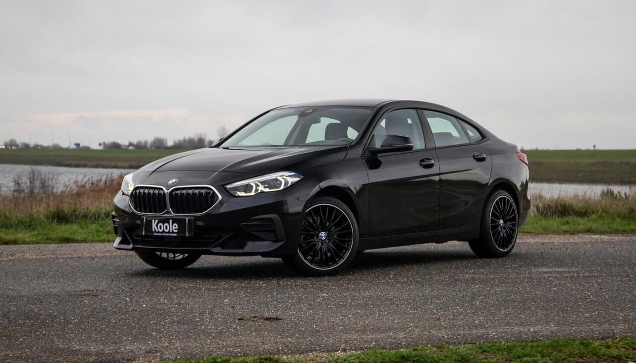 BMW 2-SERIE Gran Coupé 218i Introduction Edition NAVI / CARPLAY / LED / AUTOMAAT / N.A.P