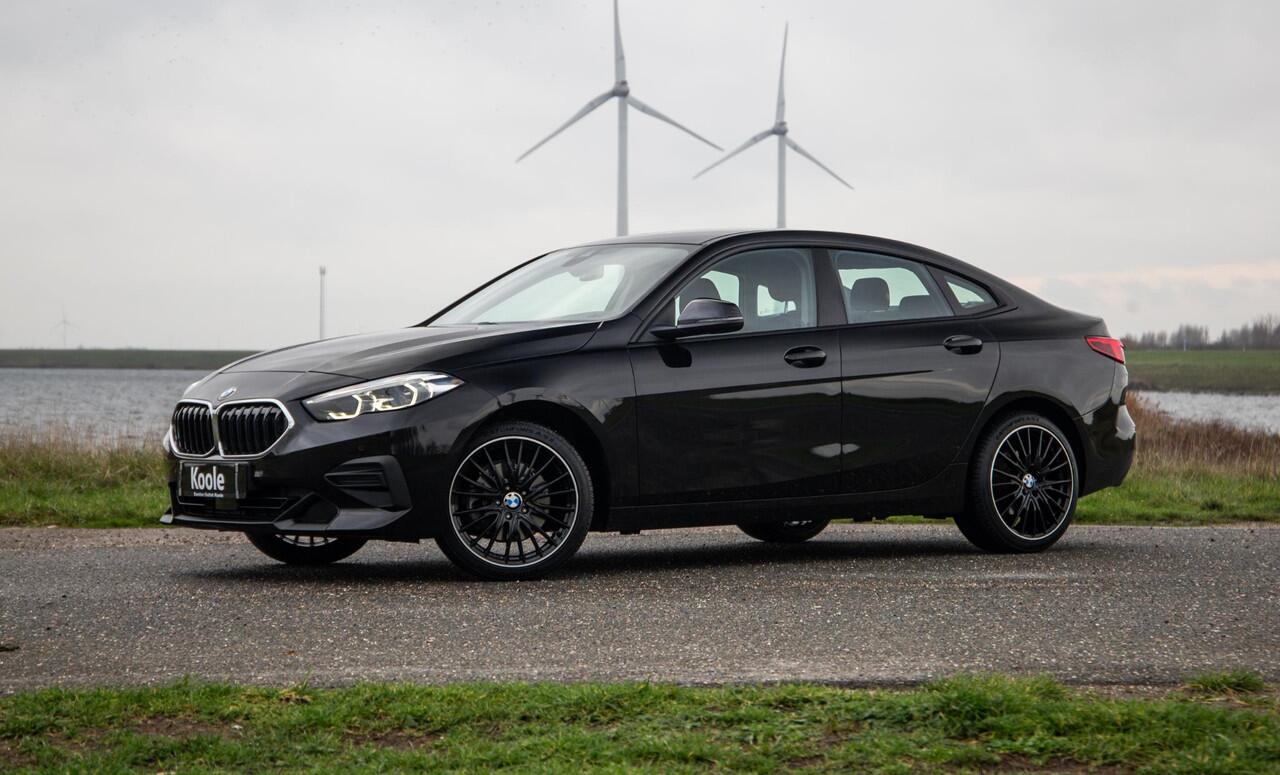 BMW 2-SERIE Gran Coupé 218i Introduction Edition NAVI / CARPLAY / LED / AUTOMAAT / N.A.P