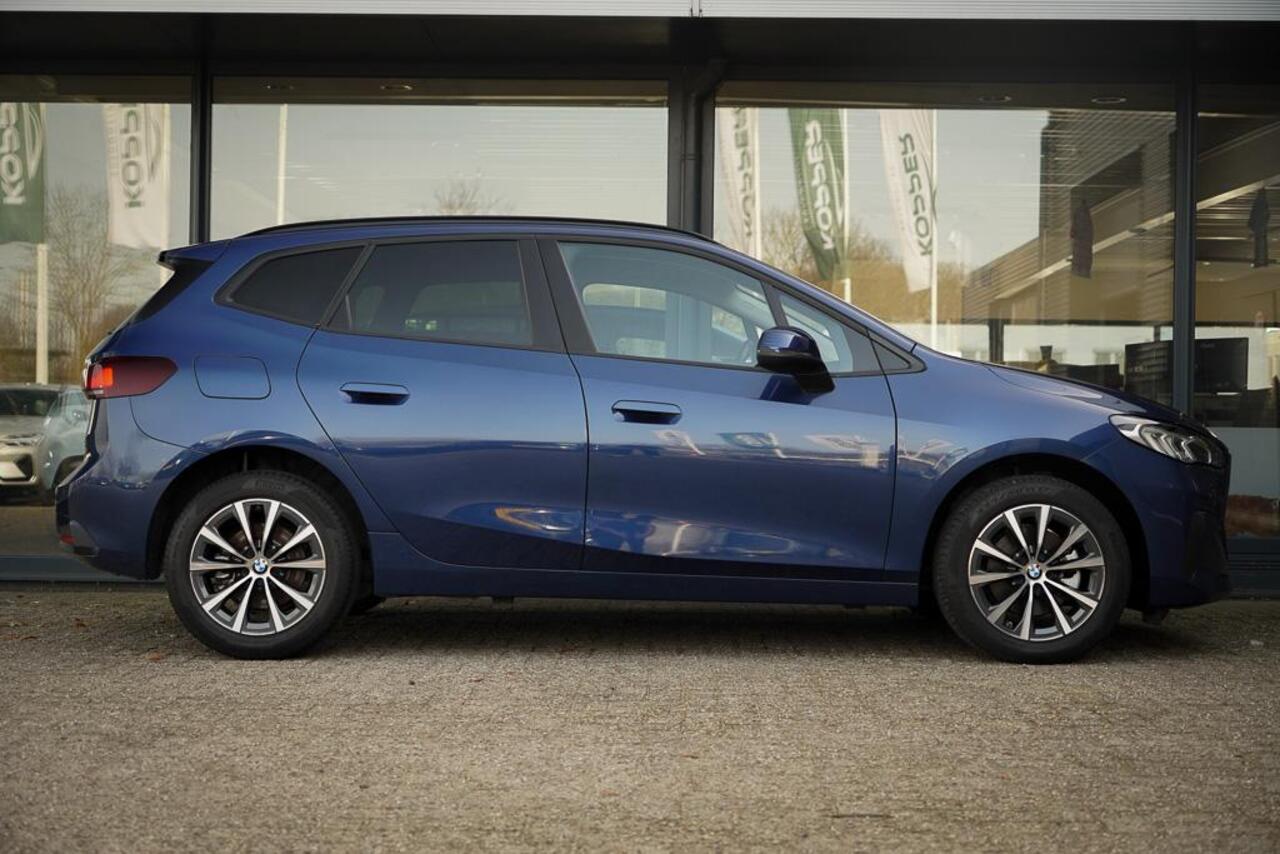 BMW 2-SERIE Active Tourer 220i / Aut / Navi / Trekhaak Elektrisch / Incl BTW