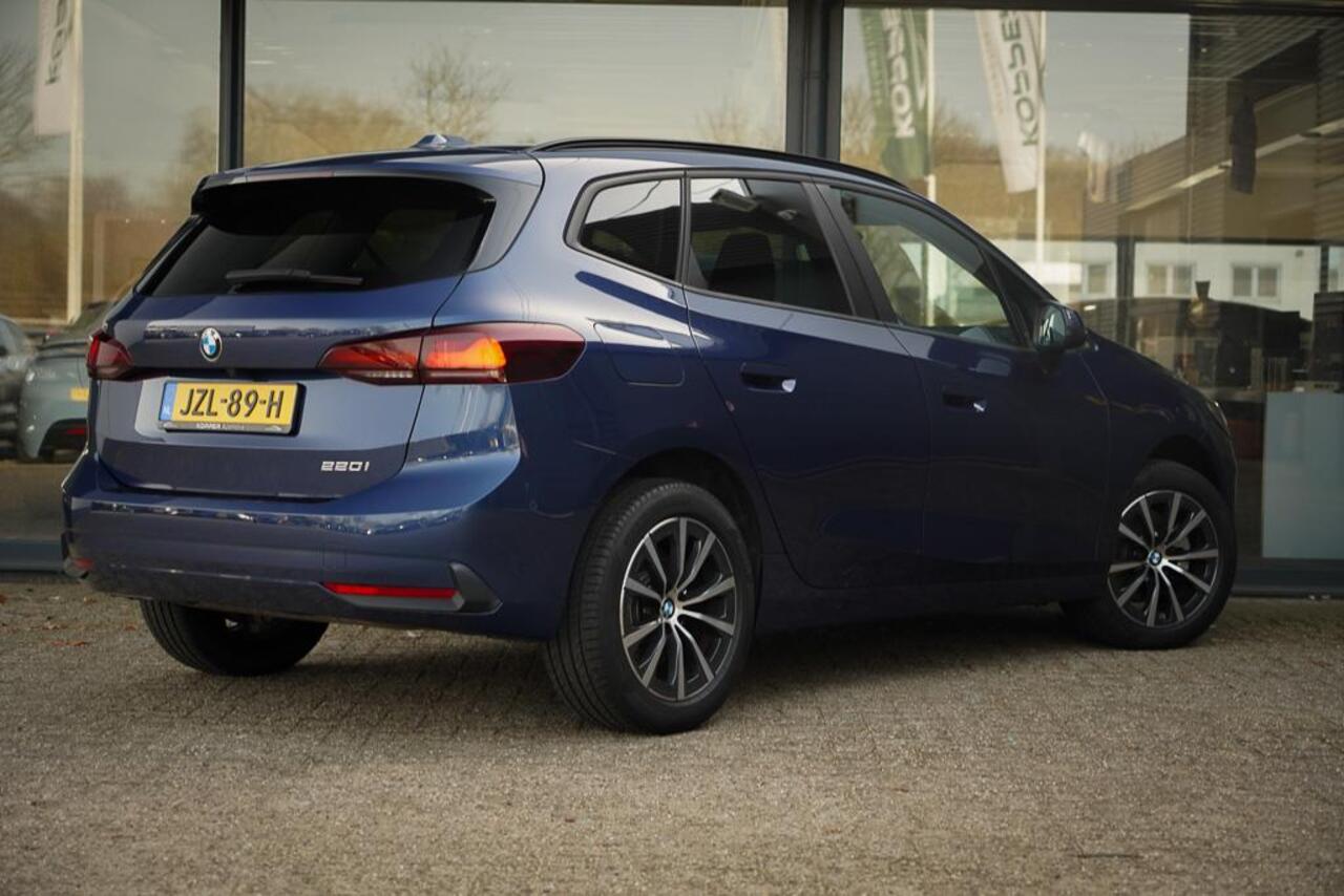 BMW 2-SERIE Active Tourer 220i / Aut / Navi / Trekhaak Elektrisch / Incl BTW