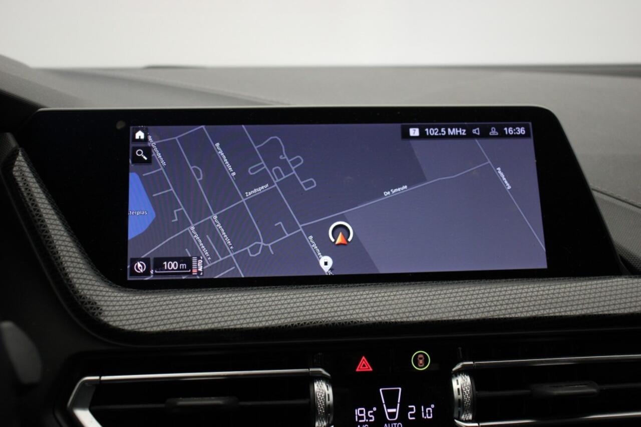 BMW 2-SERIE 220i Automaat 178 PK - Carplay, Digitaal Cockpit, Navi, Leer, Cruise, Stoelverw.