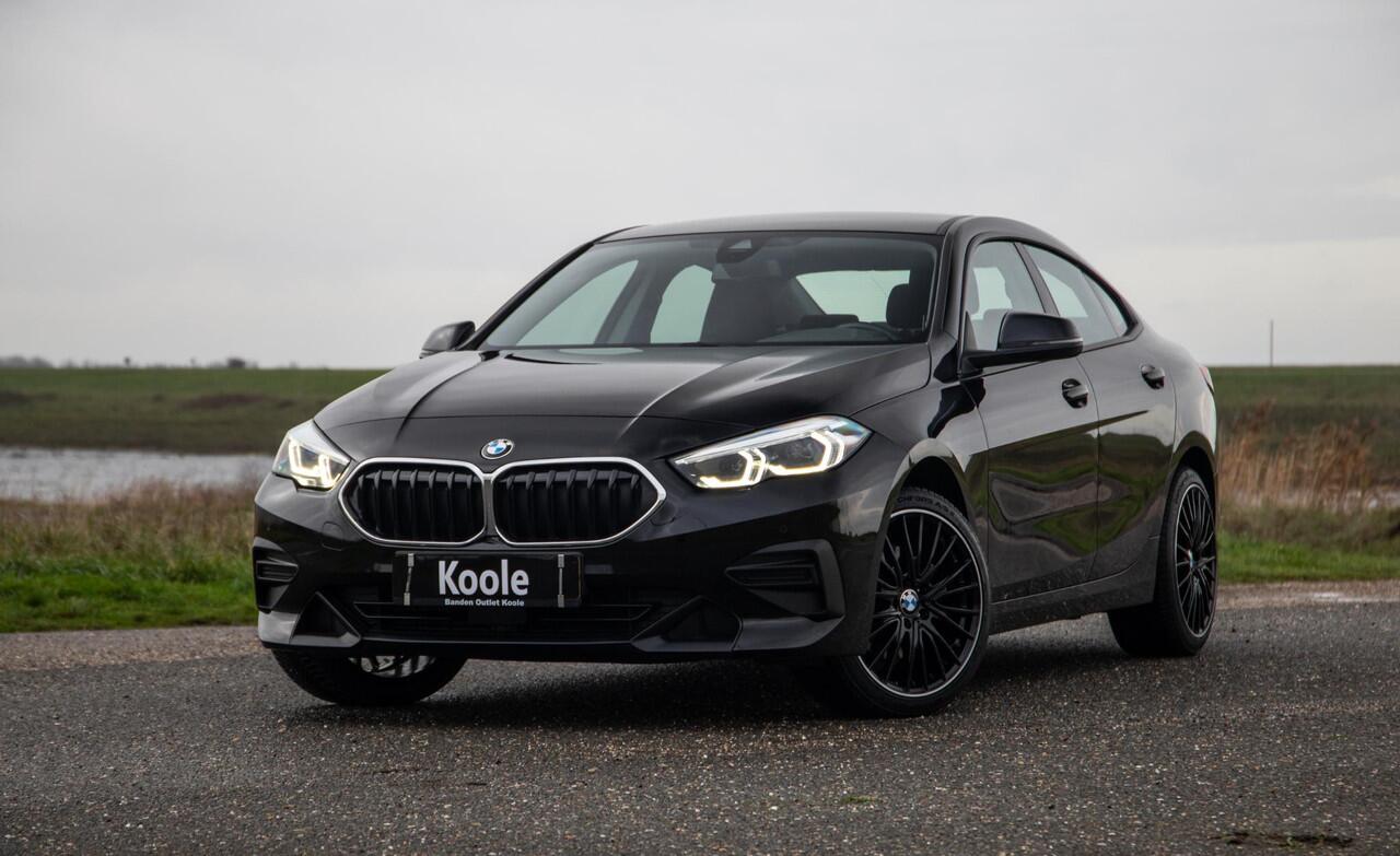 BMW 2-SERIE Gran Coupé 218i Introduction Edition NAVI / CARPLAY / LED / AUTOMAAT / N.A.P