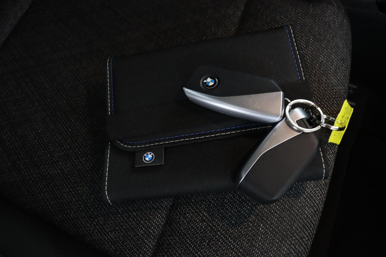 BMW 2-SERIE Active Tourer 218i Head-Up Display | Parking Assistant Plus | Comfort Access | Adaptieve LED koplampen