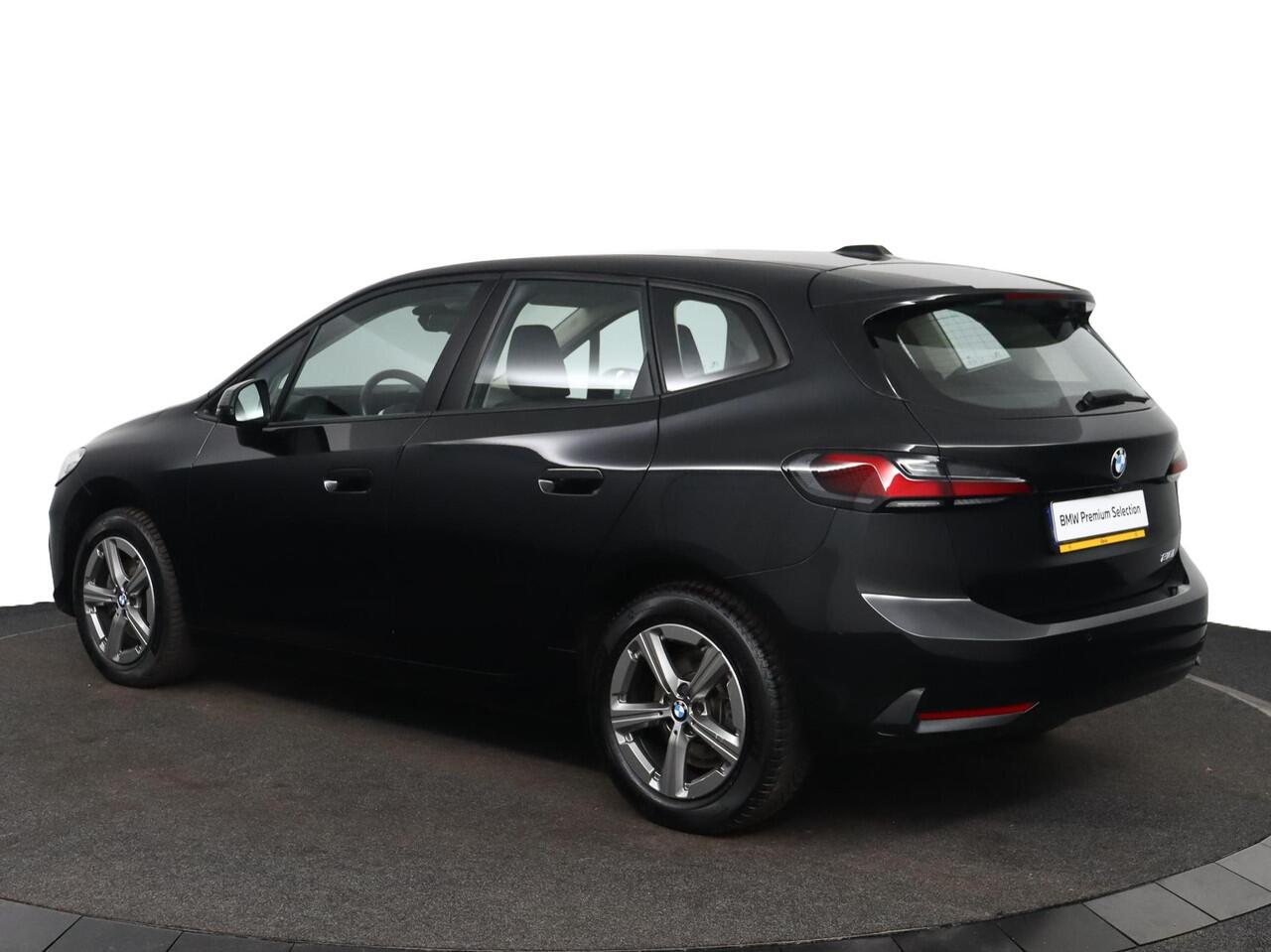 BMW 2-SERIE Active Tourer 218i Head-Up Display | Parking Assistant Plus | Comfort Access | Adaptieve LED koplampen