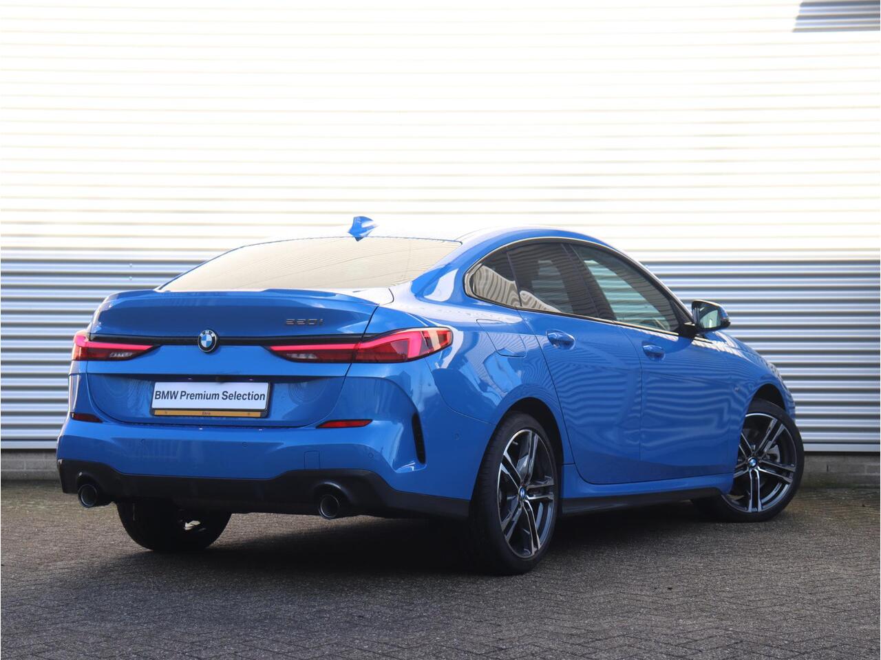 BMW 2-SERIE Gran Coupé 220i | High Executive | M Sportpakket | Driving Assistant | Stoel + Stuurwielverwarming | Adaptive Cruise Control| Getint Glas | Harman Kardon | 18'' LMV