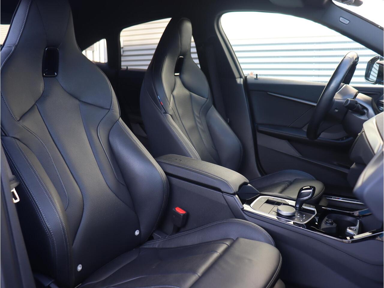 BMW 2-SERIE Gran Coupé 220i | High Executive | M Sportpakket | Driving Assistant | Stoel + Stuurwielverwarming | Adaptive Cruise Control| Getint Glas | Harman Kardon | 18'' LMV