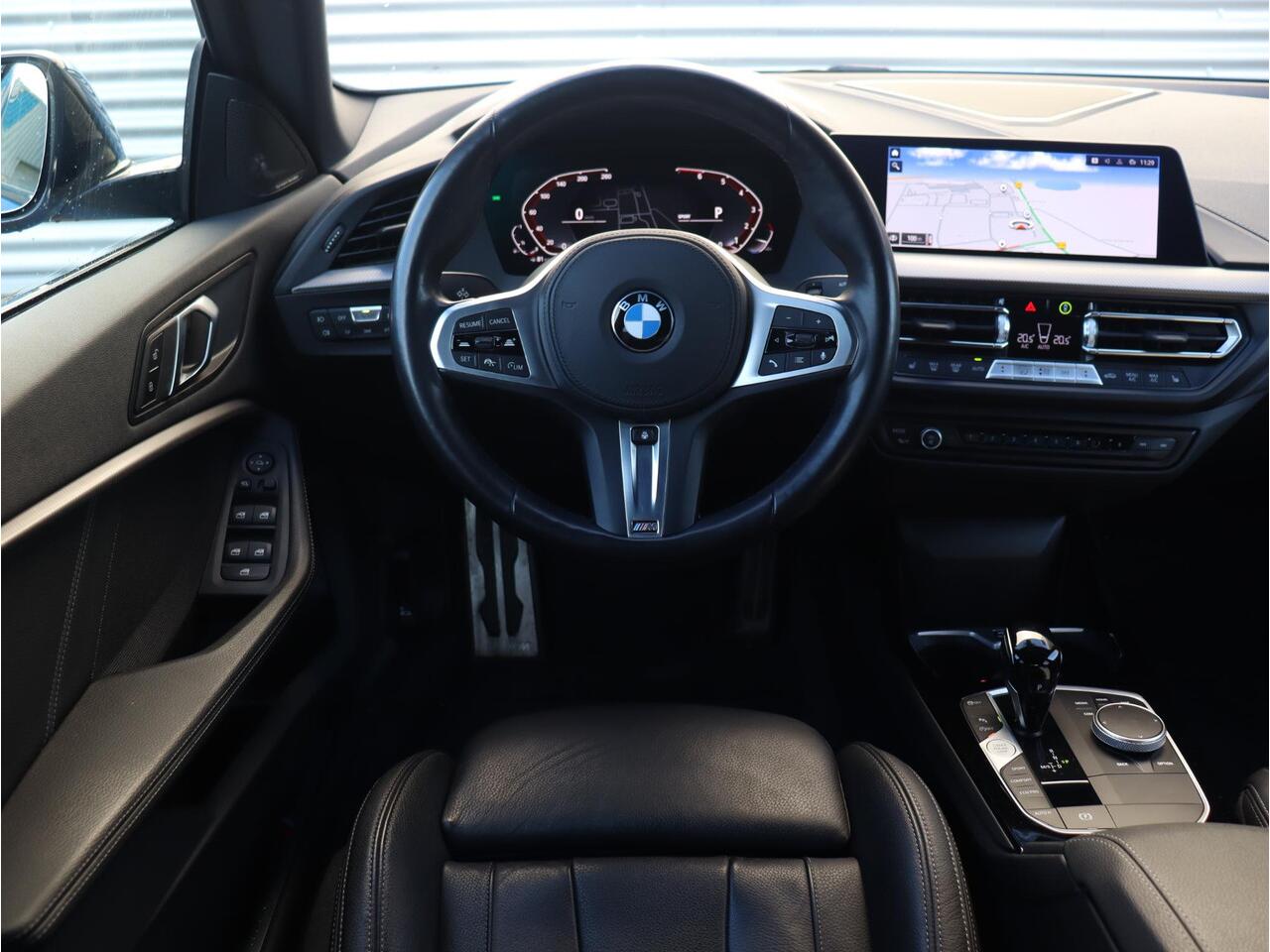 BMW 2-SERIE Gran Coupé 220i | High Executive | M Sportpakket | Driving Assistant | Stoel + Stuurwielverwarming | Adaptive Cruise Control| Getint Glas | Harman Kardon | 18'' LMV