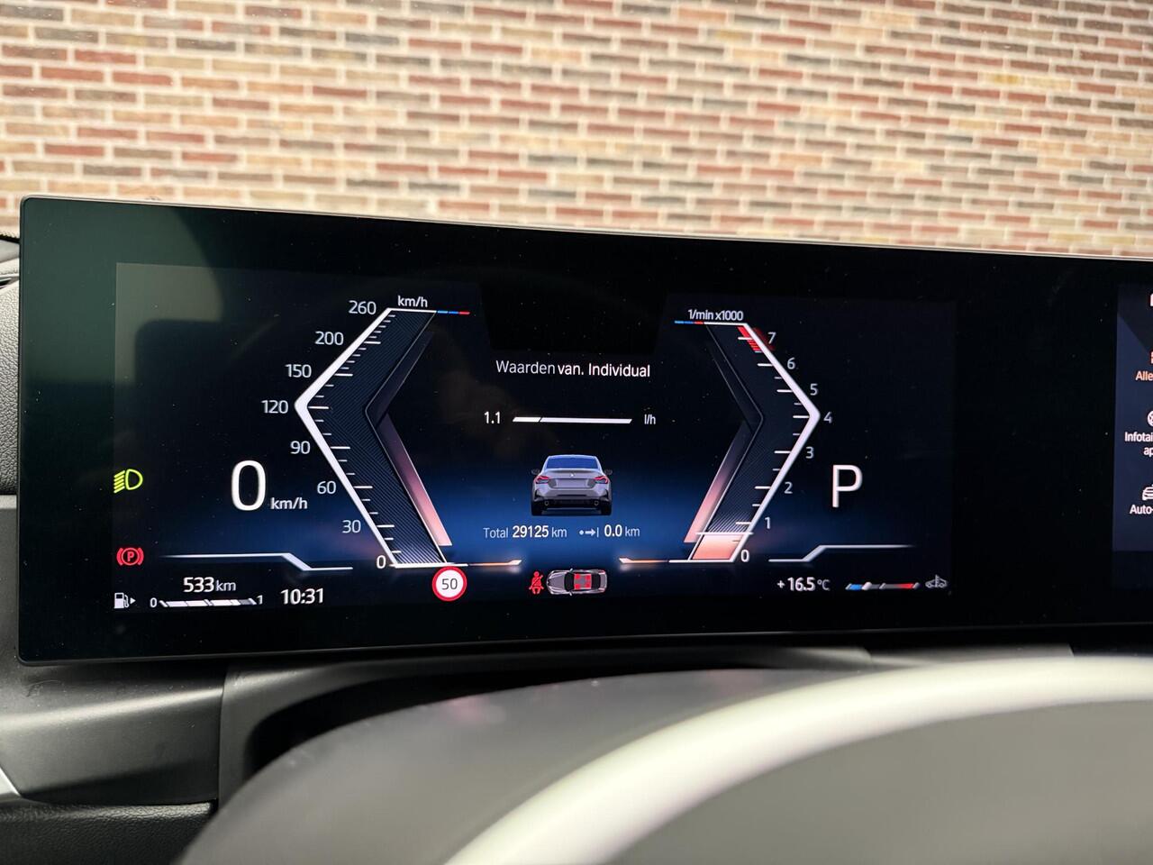 BMW 2-SERIE Coupé 220i M-pakket Achteruitrijcamera | Cruise | Stoel- & Stuurverwarming |