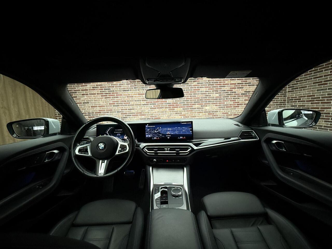 BMW 2-SERIE Coupé 220i M-pakket Achteruitrijcamera | Cruise | Stoel- & Stuurverwarming |