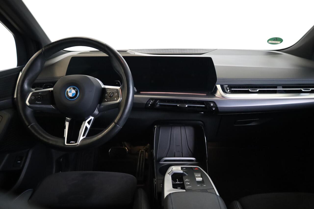 BMW 2-SERIE Active Tourer 225e xDrive M Sportpakket | Elektrische Trekhaak | Comfort Access | Head-Up