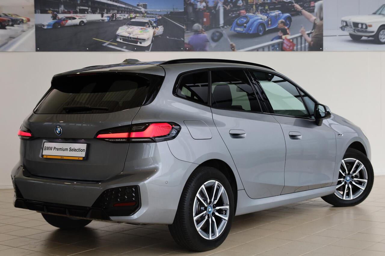 BMW 2-SERIE Active Tourer 225e xDrive M Sportpakket | Elektrische Trekhaak | Comfort Access | Head-Up