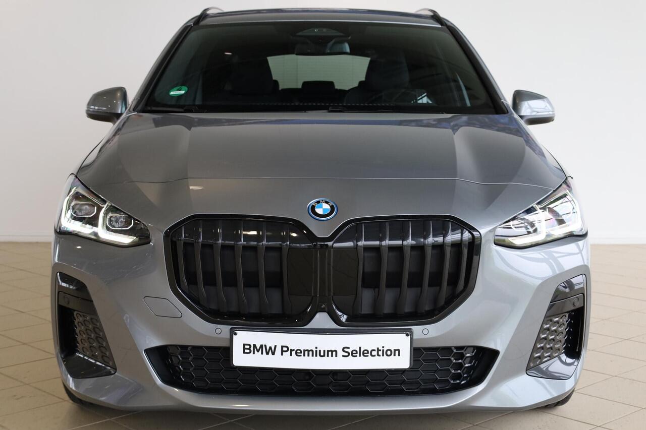 BMW 2-SERIE Active Tourer 225e xDrive M Sportpakket | Elektrische Trekhaak | Comfort Access | Head-Up