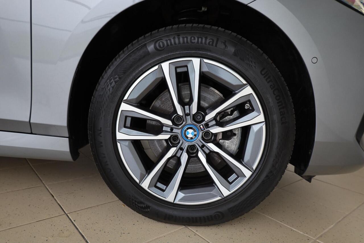 BMW 2-SERIE Active Tourer 225e xDrive M Sportpakket | Elektrische Trekhaak | Comfort Access | Head-Up